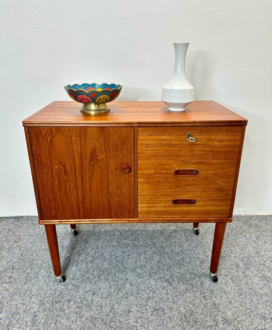 Cassettiera Mid Century in teak, design danese, anni '50 '60, vintage, Cassettiere, Legno, Marrone (foto 3 di 12)