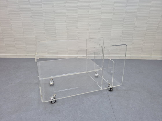 Image 1 of Carrello in plexiglas. Mobile audio/tavolino da caffè vintage in acrilico.