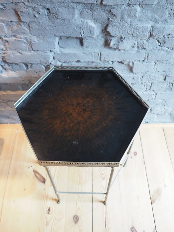 Image 1 of Mesa auxiliar Charles & Fils con patas de león y madera de raíz hexagonal