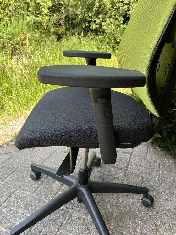 Giroflex 353 - Bürostuhl, gebraucht, mit Netzgewebe-Rückenlehne, Stuhl 2 – Bürostühle, Textile (photo 4 of 9)