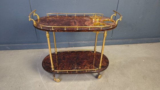Image 1 of Carrito de bar italiano de piel de cabra lacada/pergamino, diseñado por Aldo Tura en la década de 1960.