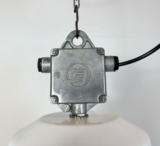 Image 1 of Grote witte geëmailleerde industriële fabriekslamp van Elektrosvit, jaren 90