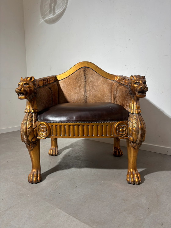 Sillón Trono de León Real – Piel de Vaca y Detalles Dorados – Sillones (photo 5 of 7)