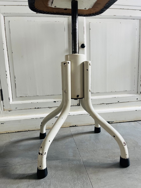 Image 1 of Taburete giratorio industrial/médico