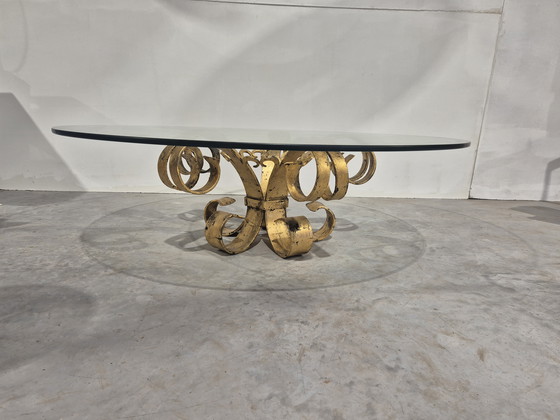 Image 1 of Couchtisch aus vergoldetem Schmiedeeisen im Hollywood-Regency-Stil