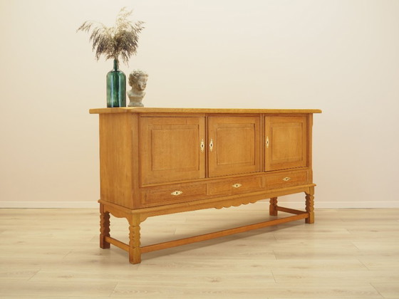 Credenza in rovere di Henning Kjærnulf, design danese moderno degli anni '60 – Credenze, Wood (photo 6 of 17)