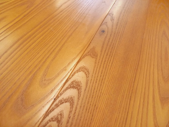 Image 1 of Vintage Seltz round dining table from the 70s/80s in solid blond elm with extensions