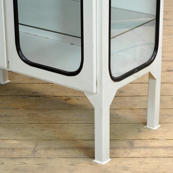 Image 1 of Medizinisches Kabinett aus Eisen und Glas, 1970er Jahre