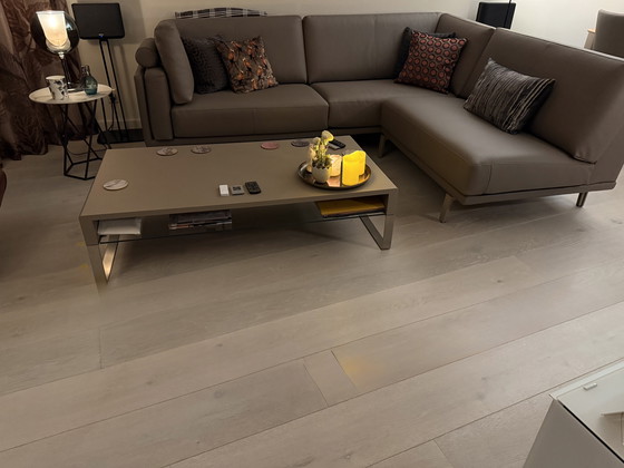 Image 1 of Leolux Aditi Design-Couchtisch (Platte 2025 lackiert)