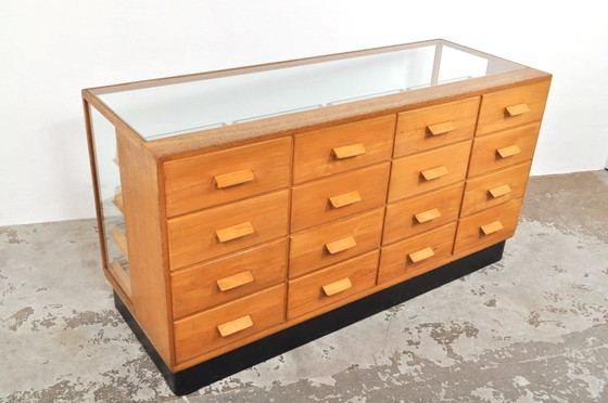 Image 1 of Vintage Winkelvitrine / toonbank in eik en beuken, 1930s