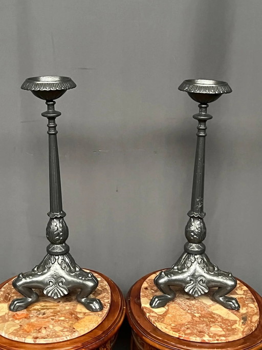 Coppia di massicci candelabri in ghisa in stile rinascimentale. – kandelaars en kaarsen, Cast Iron (photo 2 of 7)