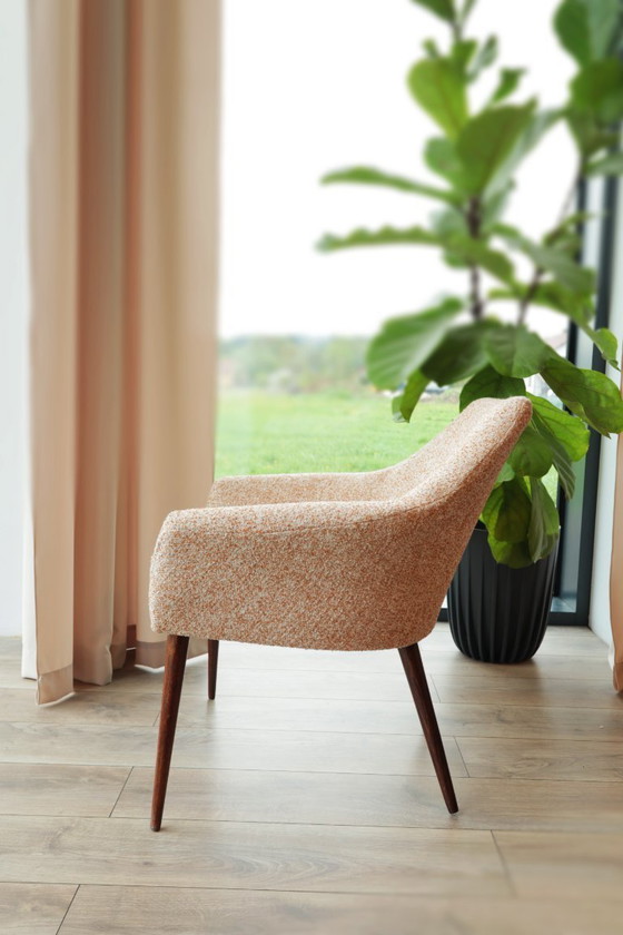 Image 1 of Set van 2 Clubfauteuils Vintage Paire Lounge Chairs Tijdloze Boucle Wit & Oranje Stoffering