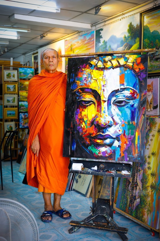Image 1 of Uniek handgeschilderd Boeddha schilderij “Golden Balance” – Seksak Jaichumchen – 80×100 cm
