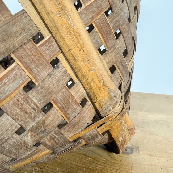 Vintage woven bamboo basket with rope handles, Decorative Objects, Wood, Brown, Rustic (photo 8 of 9)