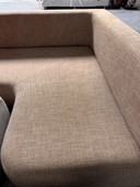 Ecksofa mit festen Sitzflächen