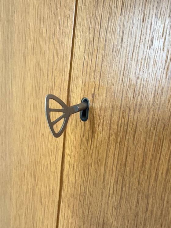 Image 1 of Armoire, lavabo, armoire à linge et meuble de rangement vintage en bois