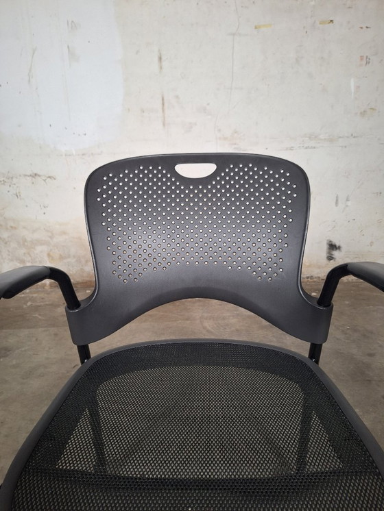 Image 1 of Fauteuil de bureau Herman Miller Caper noir – Design moderne intemporel