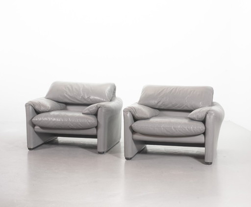 Set of 2 Mid-Century Italian Design Cassina Lounge Chair ‘Maralunga’ by Vico Magistretti in Dolphin Grey Leather. Italy, 1970s.