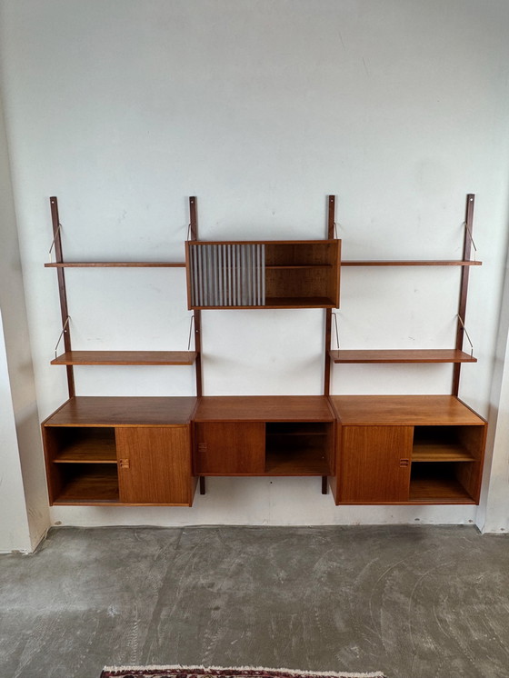 Image 1 of Sistema di pareti in teak danese: design scandinavo senza tempo