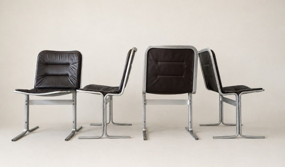 Raro set di 4 sedie da pranzo di Eric Sigfrid Persson — Svezia, anni '70 – Aluminium, Leather (photo 7 of 15)