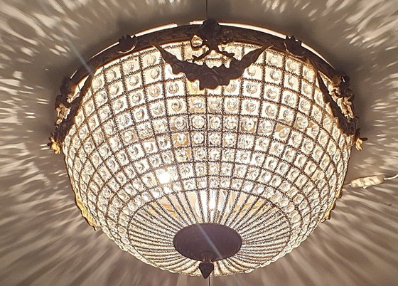Very large (50 cm) vintage crystal ceiling light with rosettes and garlands, Brass, Transparent (photo 3 of 18)