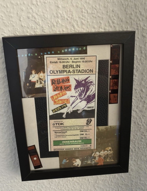 Rolling Stones 1990 Berlín – Entrada de concierto vintage enmarcada y collage de fotos (Entrada de invitado exclusiva)


Entrada