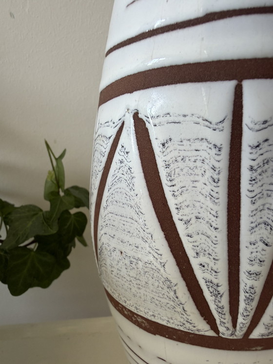 Image 1 of Vase d'Allemagne de l'Ouest marqué en dessous