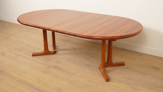 Vintage Extendable Round Dining Table | Dyrlund | Solid Teak | Danish | – Wood (photo 4 of 11)