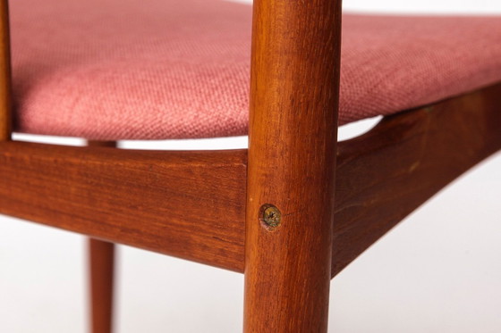 Image 1 of Juego de 4 sillas de comedor de teca Bramin - Dinamarca Años 60 - Tapicería rosa - Moderno de mediados de siglo