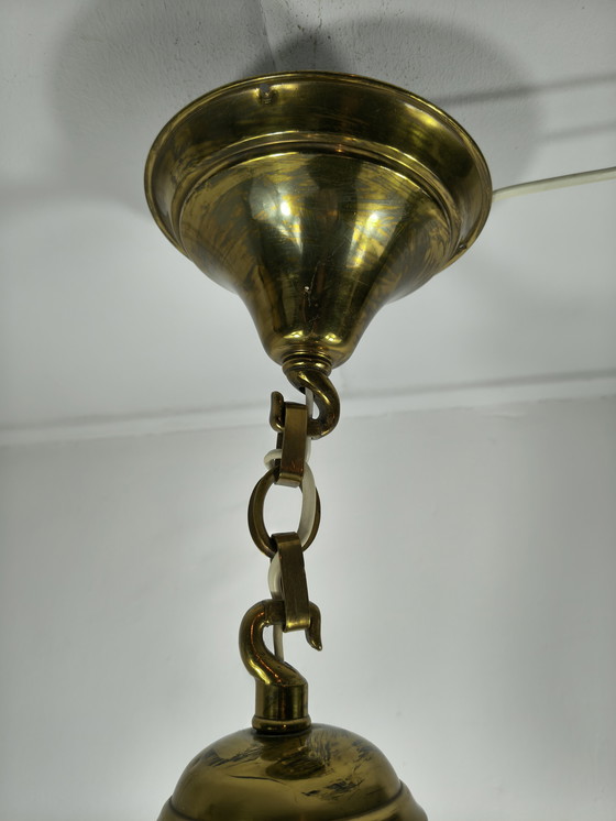 Image 1 of Pendentif en laiton avec boule en verre opalin