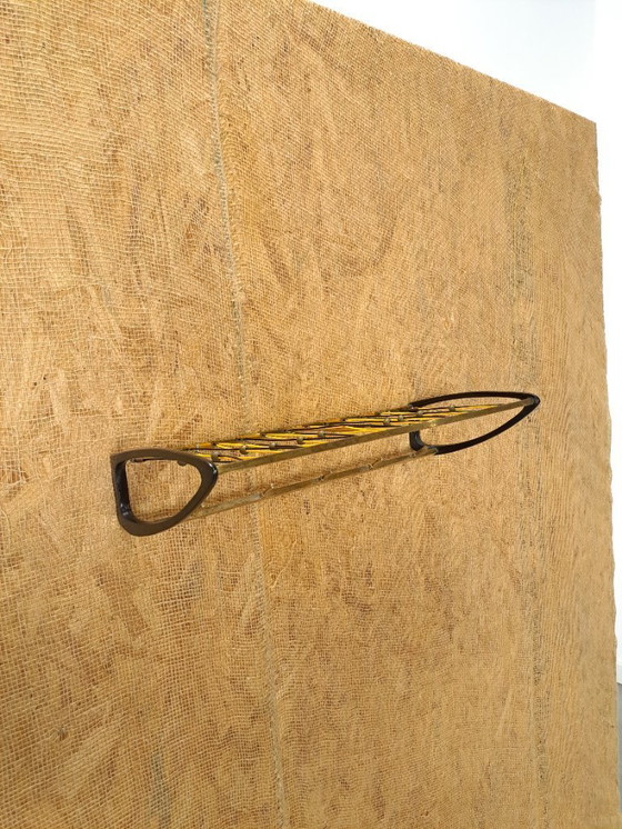 Image 1 of Porte-manteau des années 1950 avec crochets en laiton et noir, n° 19