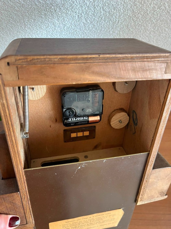 Image 1 of Tirelire-horloge Art Déco Zenith – Pendule de cheminée suisse en bois – Années 1930