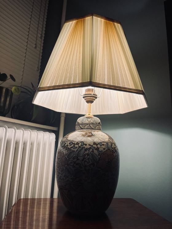 Image 1 of Vintage table lamp with beautiful shade