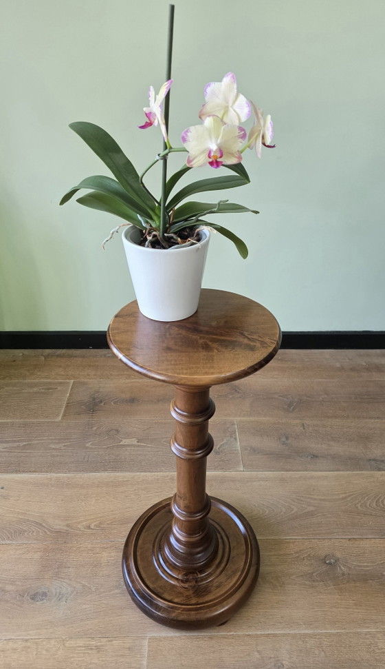 Image 1 of Characterful vintage wooden plant column / pedestal – Turned wood – 63 cm