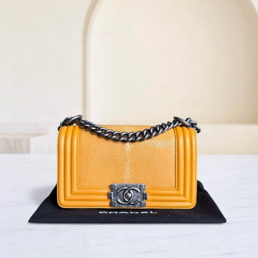 Chanel Boy Small - Kleine Stingray Yellow Mustard Ruthenium Silver Hardware Serie 21