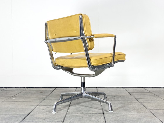 Sedia Herman Miller Intermediate anni '60, disegnata da Chatles & Ray Eames – Sedie da conferenza, Aluminium (photo 3 of 10)
