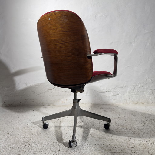 President Mim bureaustoel, jaren 196019