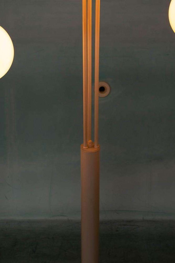 Image 1 of Space age waterfall floor lamp minimalist floor lamp white