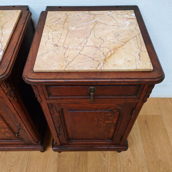 Image 1 of Set di comodini antichi vintage con piani in marmo. PREZZO FISSO