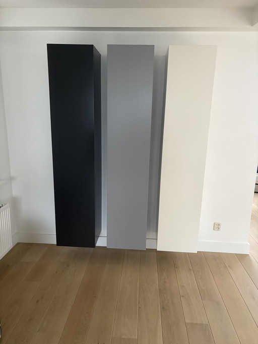 3 strakke wandkasten