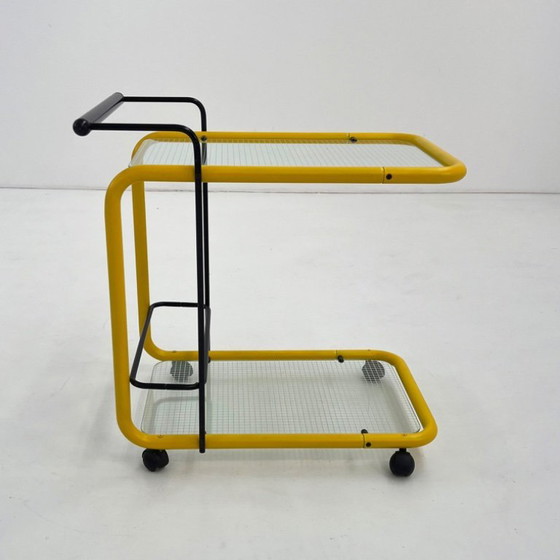 Image 1 of Chariot de service jaune postmoderne à motif Quaderna, années 1980