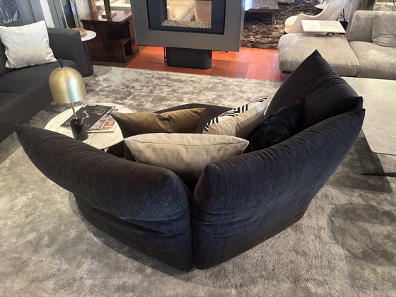 Image 1 of Edra Standard Island 154x154cm Fabric S 7050 LP € 10,500