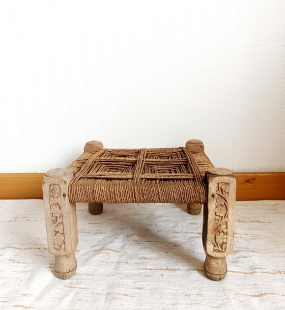 Image 1 of Antico sgabello indiano con corde