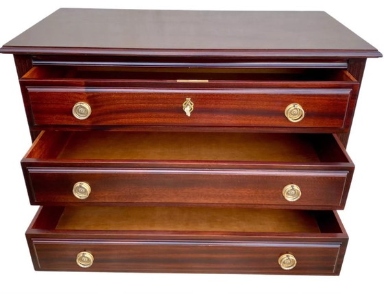 Image 1 of Cassettone in mogano in stile Luigi XVI, stile Direttorio