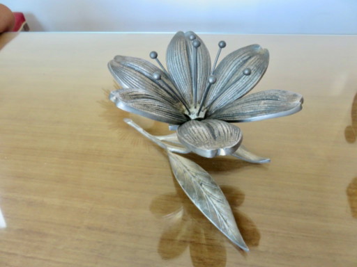 Set di 6 posacenere a forma di fiore, in bronzo argentato, Francia, circa 1960 o 1970 – decoratieve objecten, Bronze