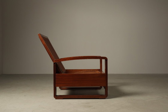 Image 1 of Sillón de salón de teca de estilo arquitectónico de mediados de siglo con asiento de mimbre, década de 1950.