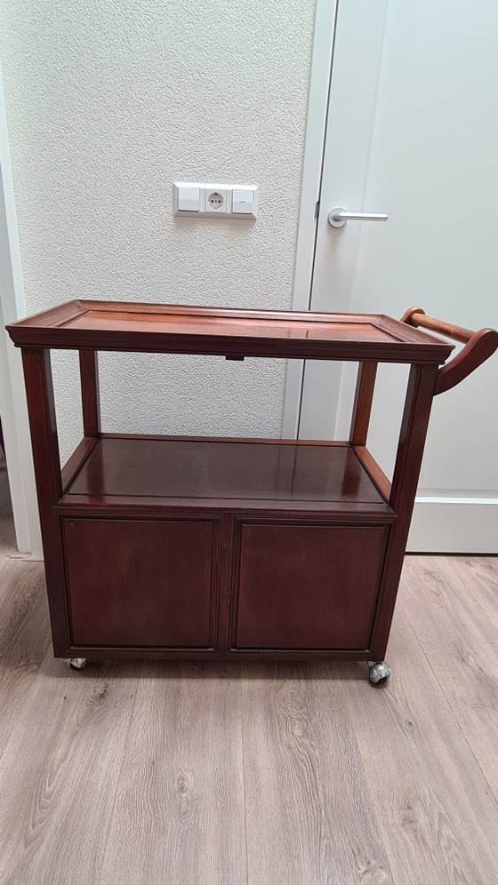 Servierwagen aus Kirschholz | Barschrank | Servierwagen – Brass, Wood (photo 3 of 5)
