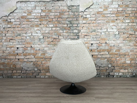 Image 1 of Artifort F588