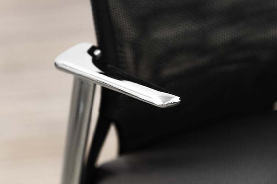 Image 1 of Vitra Medaslim Vergaderstoel