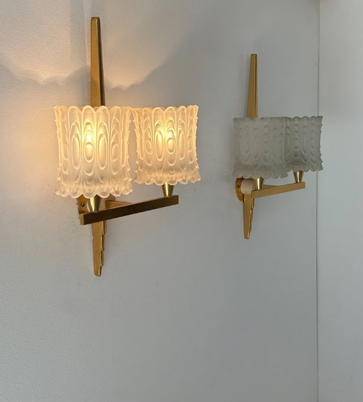 Pair of double wall lights in brass and sandblasted pressed molded glass, Maison Arlus France 1950